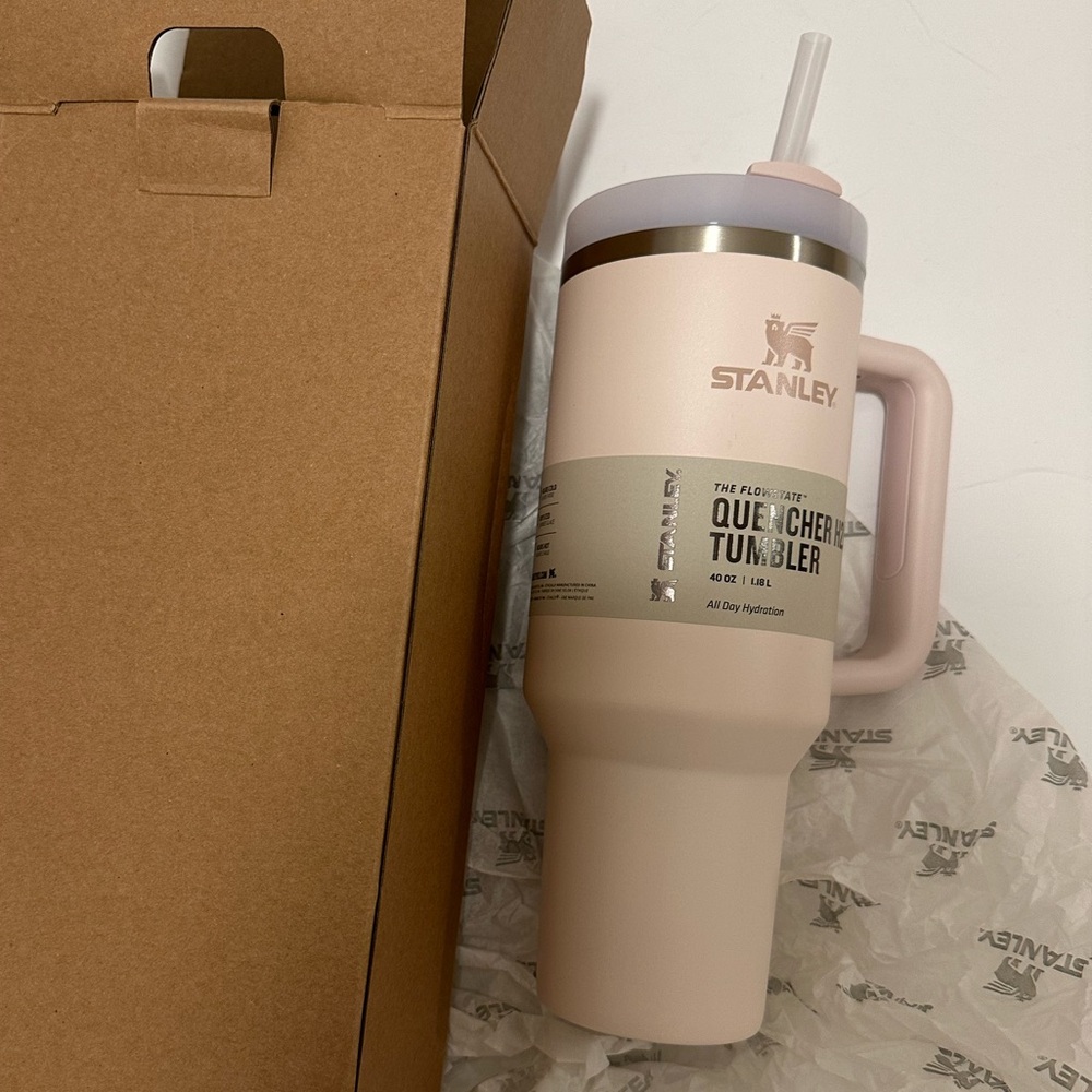 Stanley THE QUENCHER H2.0 FLOWSTATE™ TUMBLER 40oz Rose Quartz - Picture 2 of 9